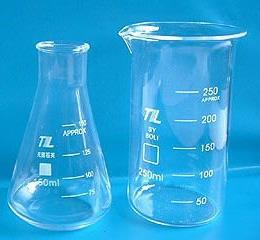 v) Erlenmeyer: Erlenmeyer flasks are heat-resistant and extremely useful in the lab setting for stirring the contents by hand by swirling the flask because of its flat bottom, conical body and