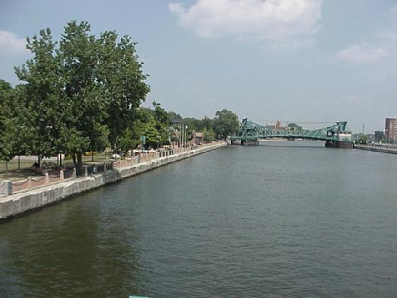 The Lower des Plaines River (IL) in Joliet This river is the larges effluent dominated stream carrying on