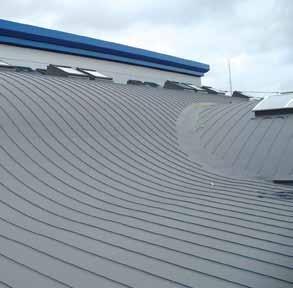 Roof design Modern flat roofs have the advantage that irregular plan forms can be accommodated, giving benefits over pitched roofs where the geometry of the roof often dictates the form of the