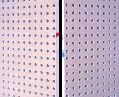 Perforated Board Markings Knauf Apertura Plasterboards with straight and staggered perforations are marked in red and blue on the cut edges.