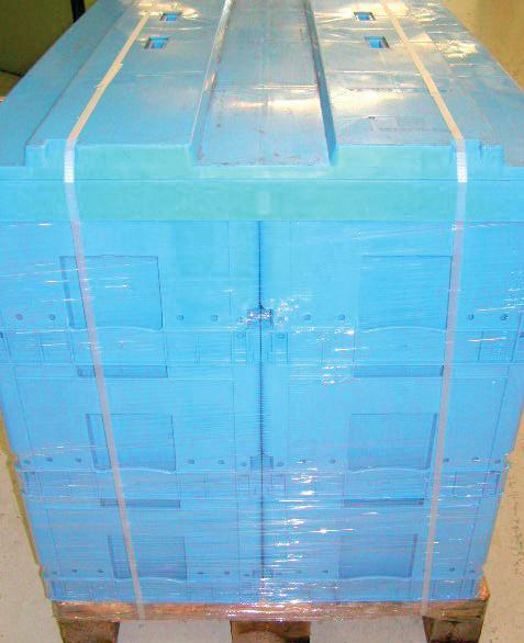 n Small load containers must be secured against sliding by means of plastic straps and/or stretch foil. n Heavy parts (e.g. engines, gearboxes, etc.) must be secured by means of steel straps.