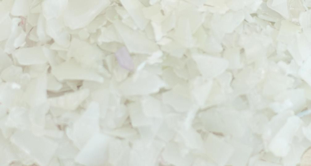 polymers such as PVC, PS, PA, PE and PC from clear, blue and multi-coloured PET flakes.