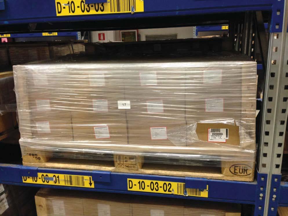 Pallet has to be wrapped with plastic film. The pallet must be secured by four cardboard or wood angle bars at the angles. No plastic or metallic band is allowed as you can see on picture below.