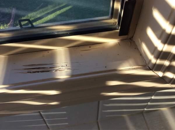 starting to peal on window sills Defect Significance: Minor