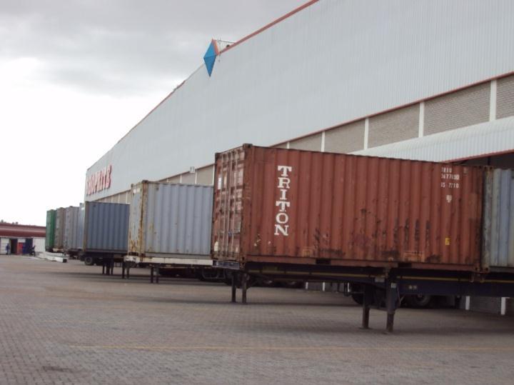 Chapter 5 Shoprite s Importing Procedures Page 54 Figure 23: Container receiving bays at Brackenfell DC