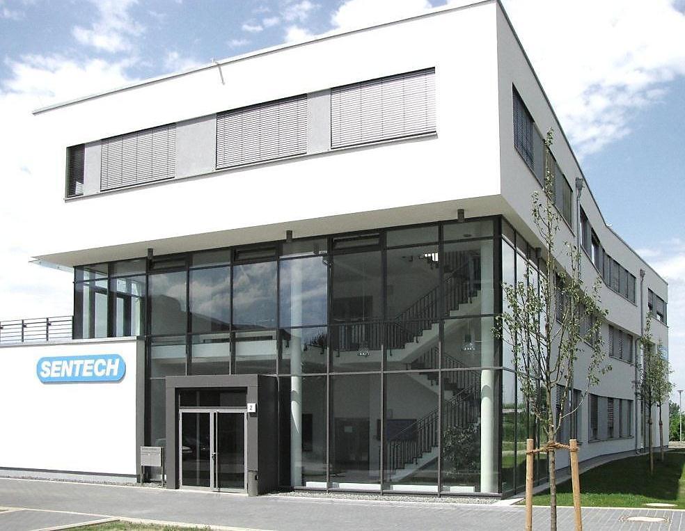2 SENTECH in brief Private company founded in 1990 Located in Berlin, Germany New building since 2010 60 employees ISO