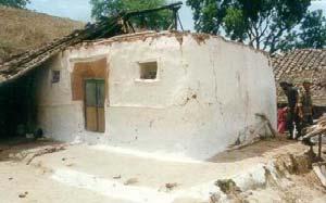 Walls in the 1997 Jabalpur Earthquake (Source: Sudhir K. Jain, IIT Kanpur) 6. Construction 6.