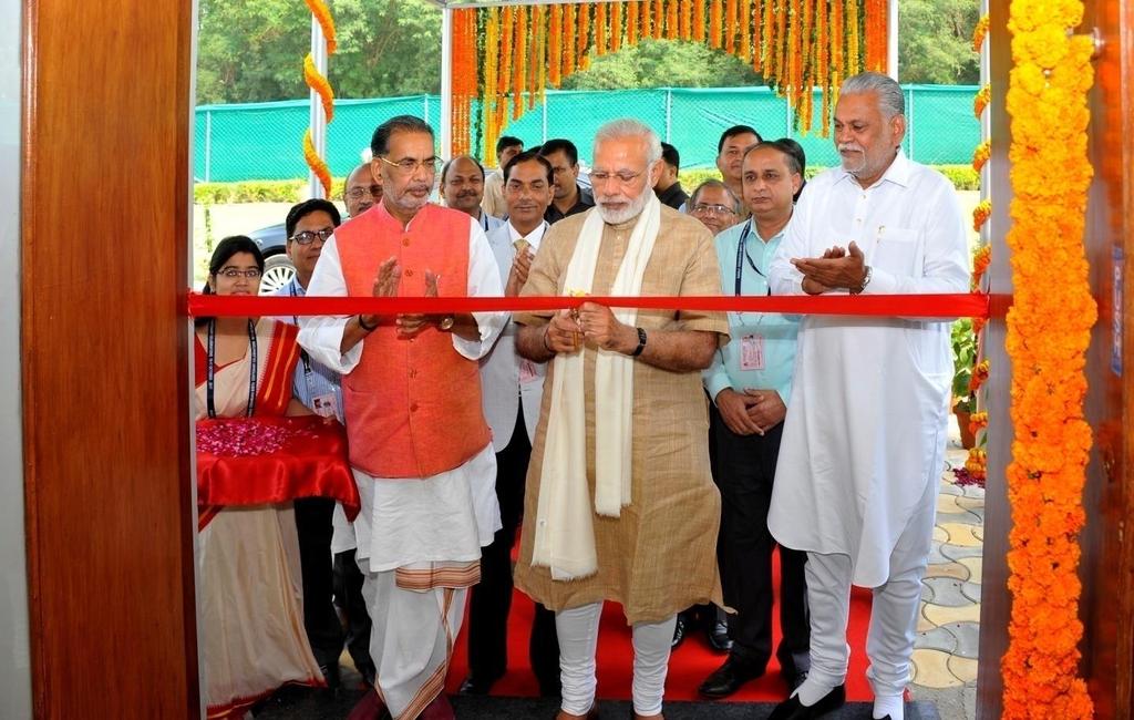 Shri. Narendra Modi, Hon ble Prime Minister of India, inaugurating the Nanaji Deshmukh Plant Phenomics Centre on 11 th October 2017 at IARI, Pusa, New Delhi.