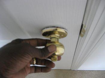 Door knob was loose at time of