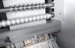 The HM 1E series combines all the benefits of Romaco Siebler s proven strip packaging machines.