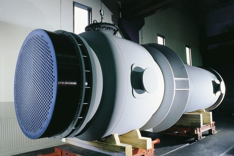 INTRODUCTION There are many variations and types of impregnated graphite heat exchangers and pressure vessels which are used for primarily chemical processing applications.