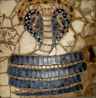 The figure of snake represents the category of reptiles. Blue, yellow and white colour fragments have been used to form the snake figure in mosaic art tradition (eg. Fig 23).