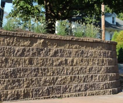 SIGMA RETAINING WALL The Cambridge Sigma Wall System is built to the highest standards in height, texture, color and ease of use.