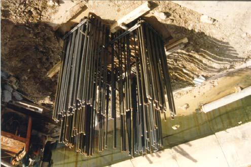 installation. Entire barrette length was fully reinforced and up to 24m-long reinforcement cages were fabricated in one complete section, for installation into the trench.