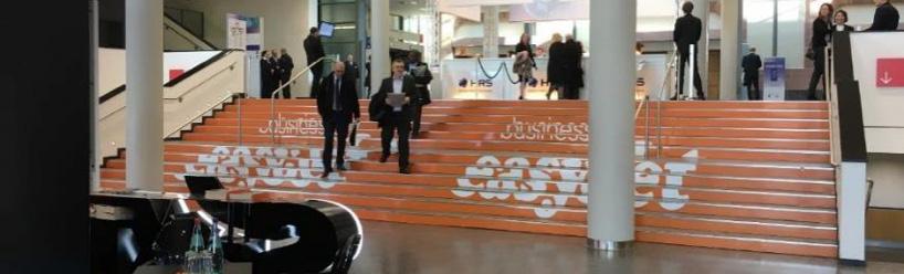 Brand Awareness FORUM STAIRS LEADING INTO EXPO HALL 3,000* Your logo or message on main stairs leading to Expo