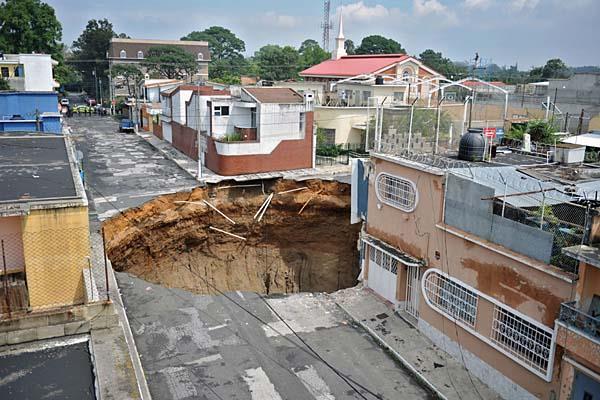 Sodic Soil + Plumbing leaks + heavy rainfall = Disaster Recent collapse Guatemala City: