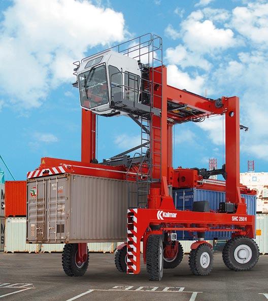 In the same way, Shuttle Carriers leave and pick up containers from a buffer area in front of the automatic stacking crane stacks. This buffer can be several slots deep.