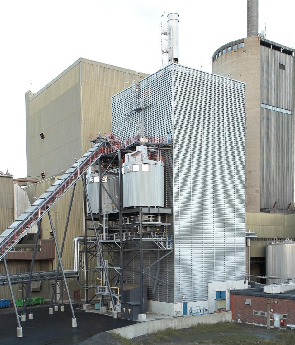 Benefits of adding a biomass gasifier into a existing coalfired plant Produces electricity from biofuels with high efficiency Extends the lifecycle of the existing power plant Replaces fossil fuel