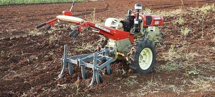 FIELD PREPARATION CULTIVATOR A Cultivator is used to break up the soil prior to sowing. It is drawn by a power tiller. Rigid cultivator is designed for heavy duty working.