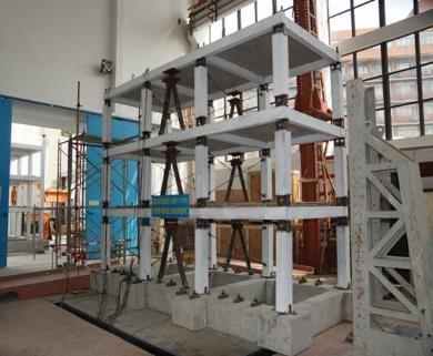 For the model, four ducts were reserved for unbonded prestressing steel wires through each column, the diagonally arranged prestressing wires were anchored at both the column end