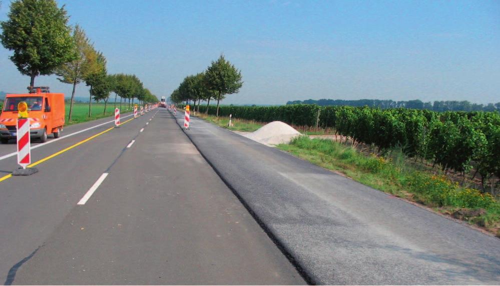 Wirtgen Hot Recycling: Remixer 4500: Rehabilitation of the federal road B 9 using the Remix-Plus process, Germany Martin Diekmann, September 2004 The rehabilitation of the pavement on the B 9 between