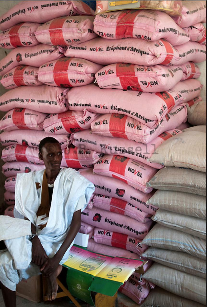 %),74 (.7%),9 (.%),8 (.%) Imported rice for sale in Kankossa, Mauritania. Photo: J.B.