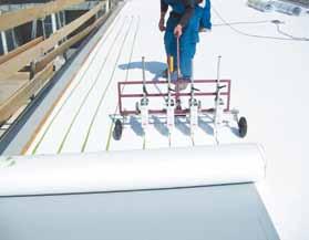 The fleece-covered roof liner is a special flat roof waterproof membrane variant, which is stuck together part- or full-laminar with the underground.