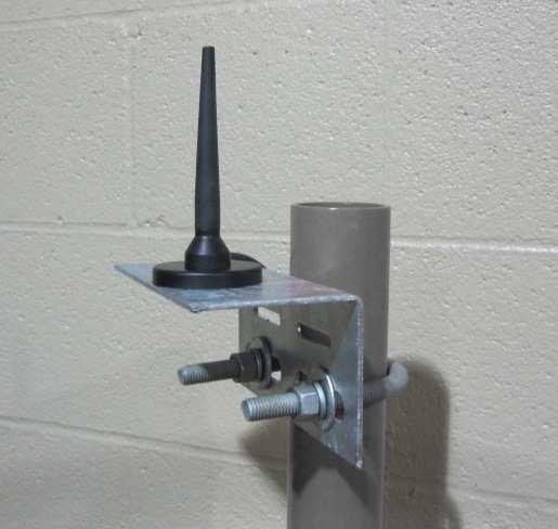 Wall Mount Use screws to mount to the inside or outside wall of a shelter. (Screws are not included in the kit.) Horizontal Uni-strut Mount Use spring-nuts to mount to Uni-strut.
