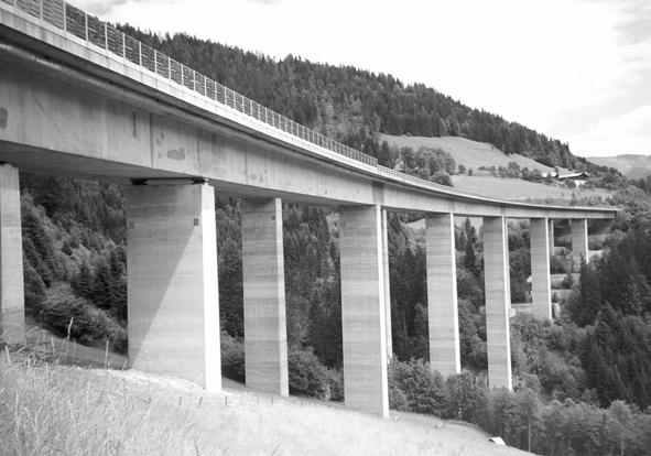 5 8.3 F9 Viaduct Donnergraben, continuous box girder (1979) Location: Client: Salzburg, Austria Government of Salzburg Checking Period: 1999 The Donnergraben Bridge of the A10 Tauern motorway is