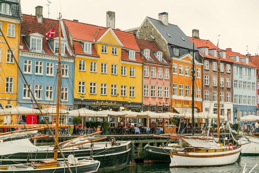 Case Study: Copenhagen Hosts 19,300 Active hosts DKK 14,700 Typical annual host earnings 23 Nights hosted per year for a typical