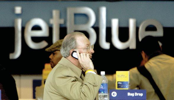 152 PART 3 ORGANIZING Justin Lane/PhotoLibrary/Index Stock Imagery When you call to book a flight with JetBlue Airlines, there s a good chance that you ll make a reservation with an agent working