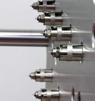One drive per valve pin or joint actuation with all valve pins fixed in