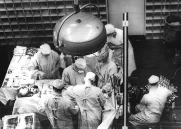 After 1950: transplantation takes off 1954 first successful kidney transplant by surgeons Joseph E.
