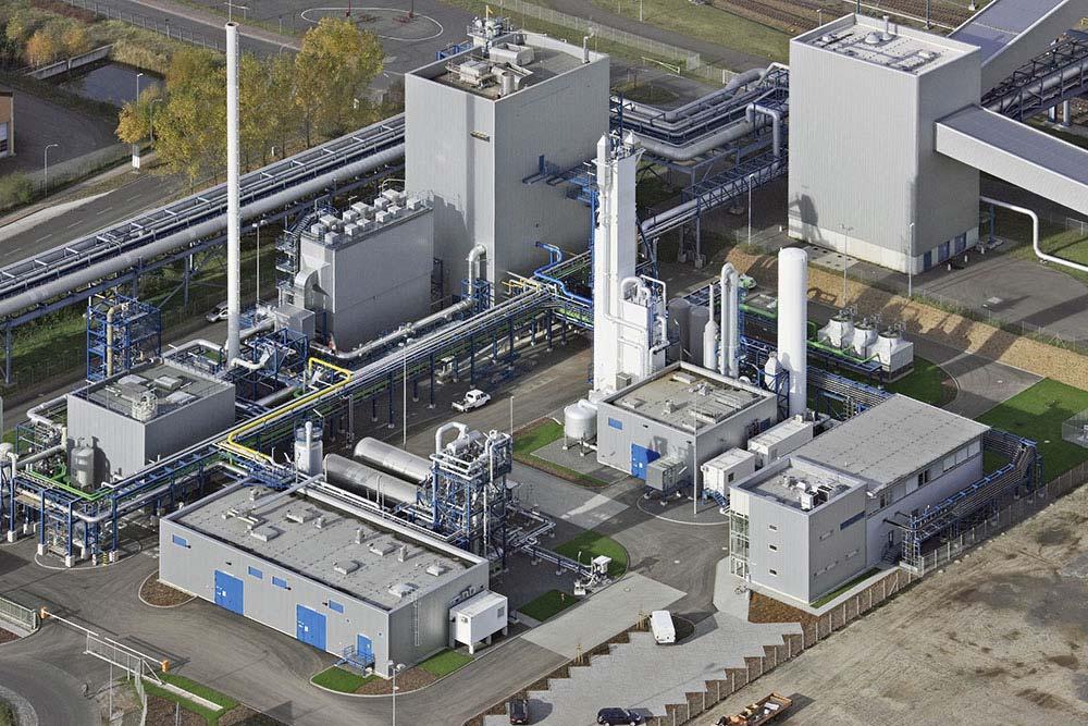 Overview of the Oxyfuel-pilot plant at Schwarze Pumpe operator: Vattenfall Europe Boiler location: Schwarze Pumpe Dust filter ASU capacity: 30 MW th FGD fuel: 5,2 t/h