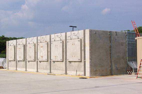 Horizontal storage module Transfer cask Auxiliary equipment Long Industrial Experience : first system in 1989 Inspections and Surveillance records : no significant