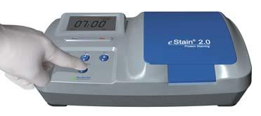 0 Protein Staining Device signals the end of staining with repeated beeping sounds. The right status light stops flashing and the lower four 1.