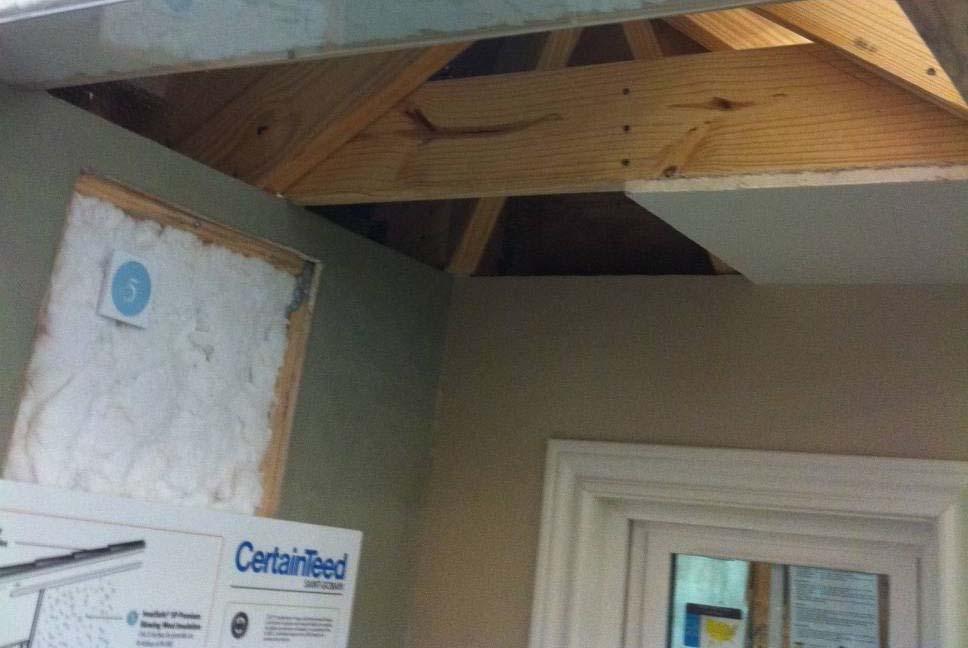 see your 6 ceiling joists?