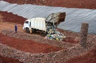 4%) not collected 20,064 ton/ day- ~20% Improper disposal 81,258 t/day (41.