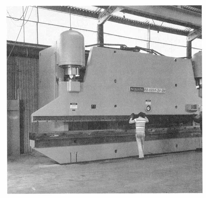Figure 20.34 Press brake with bed width of 9.