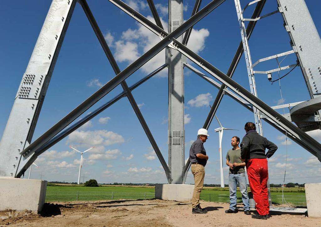 Onshore tripod: Erection of a new lattice steel mast construction for a Vensys wind turbine in Steinburg near Glückstadt. Photo: Joerg Boethling portfolio for low-wind areas.