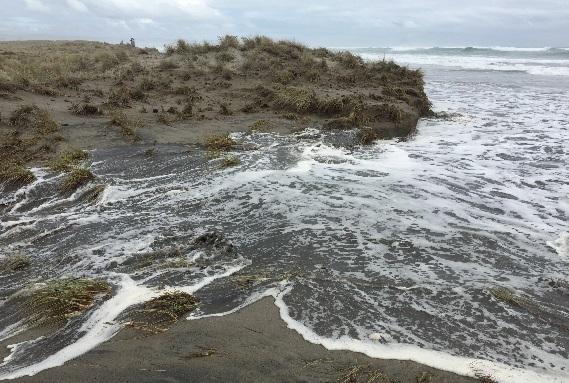 11 Wave setup, runup and overtopping Waves contribute to coastal inundation hazards by three consecutive processes: wave setup after incoming waves break, the average level of the water inside the