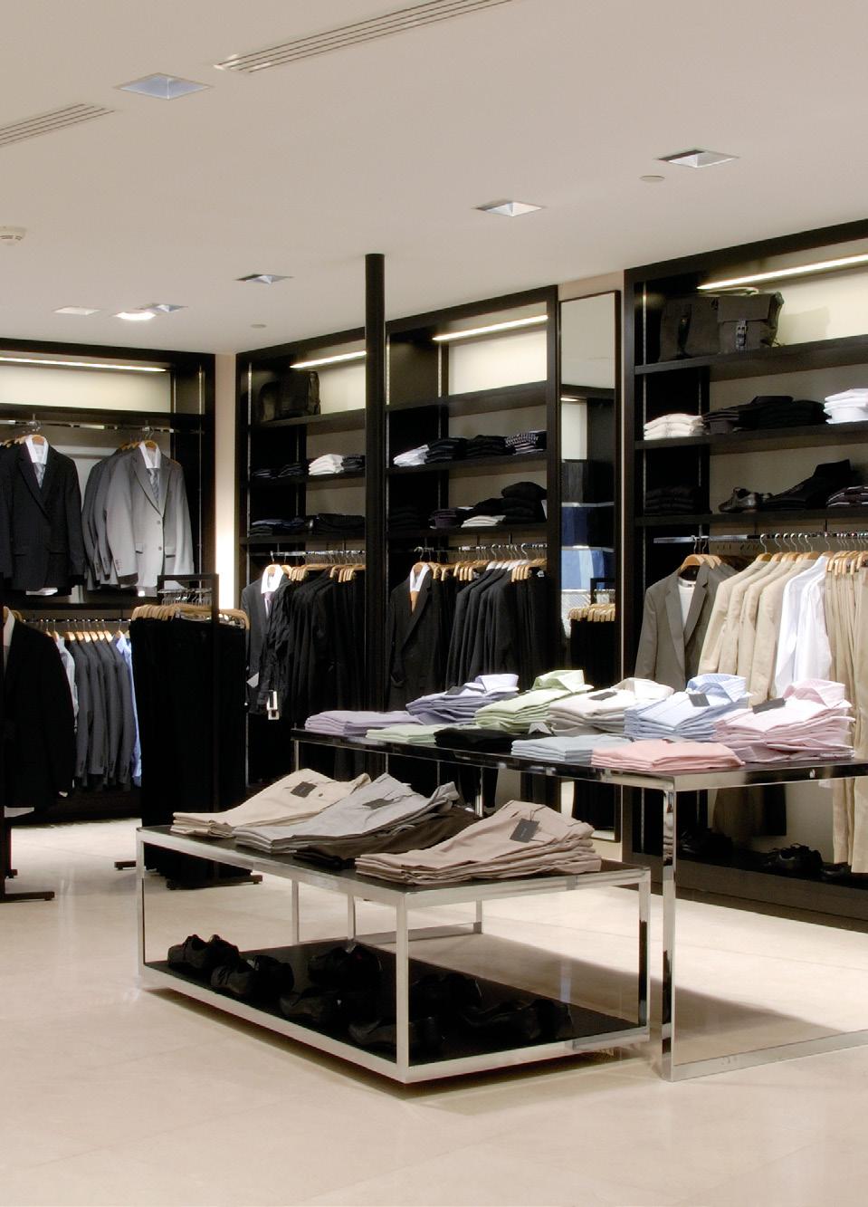Business Benefits Shows the product image on the interactive mirror Suggests related clothing items and accessories Provides valuable data on what s being tried on or left behind Zara Leading apparel