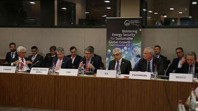 IEA CCUS Summit in Paris in November Margins of IEA s 2017 Ministerial Meeting Co-chaired by U.S. Secretary of Energy Rick Perry and IEA Executive Director Dr.