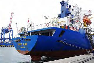 According to the captain of Ro-Ro ship anchoring at the Kalianget port, he could manage to travel avoiding the damaged ship by receiving those information from the Kalianget CRS.