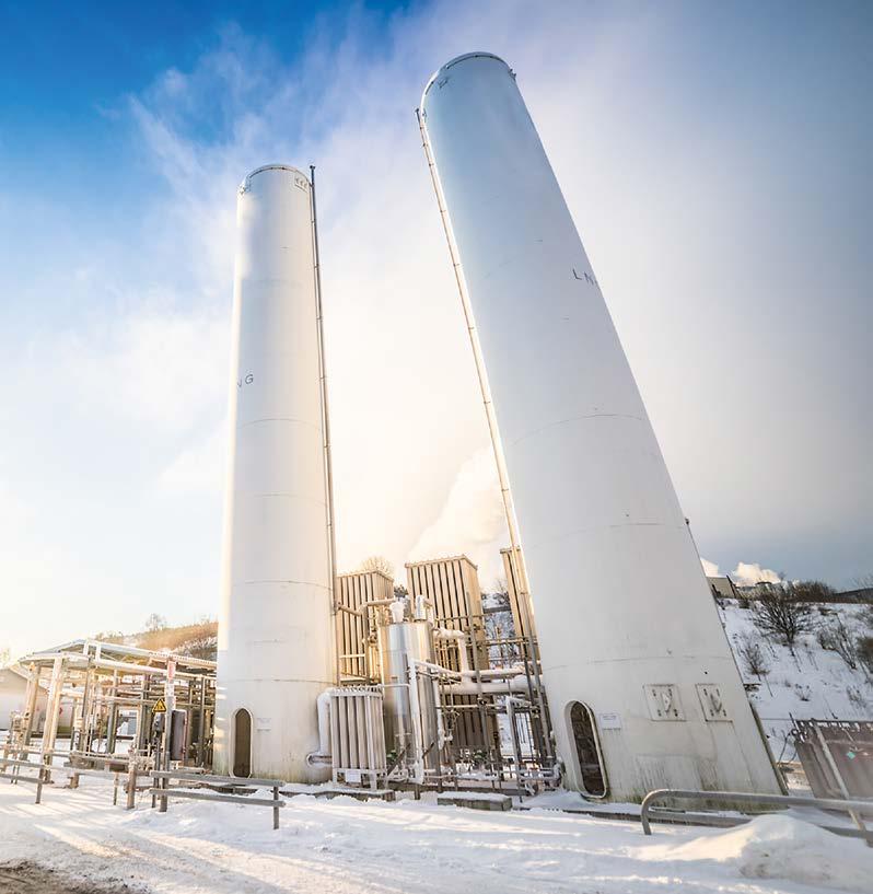 In 2015, 65,000 customers in the grid was supplied by more than 200 GWh natural and biogas. There are a few more small gas grids in Sweden not connected to the transmission grid.