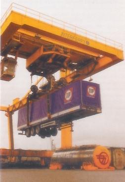 Intermodal Handling Equipment Transtainers Large devices mounted on