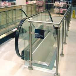 WE DESIGN RAILING SYSTEMS 4 Q-designs by Q-railing Q-DESIGNS 2 : MORE transparency, MORE DESIGN What s new in the world of glass railing systems? Quite a bit!