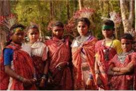 Gujarat Bhills Q5. How do tribes depend on forest. Explain. The tribal people depend on forest for food, wood, fodder, medicines, shelter and clothing.