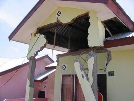 Figure 13. Subdivision of confined masonry houses, damage to covered terrace, Bengkulu. S3.83218 E102.