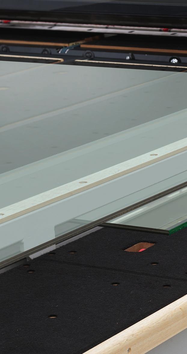 O BY INTERMAC TECHNOLOGY Comby lines can be integrated into small spaces for cutting both float and laminated glass, for high productivity cutting operations.